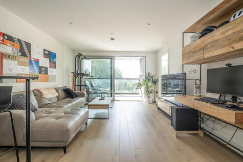 Buckhold Road, London, SW18