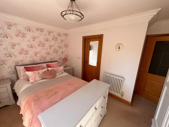 3 bed Detached Bungalow for sale Image 10