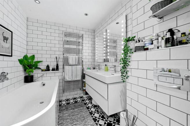 En Suite Bathroom