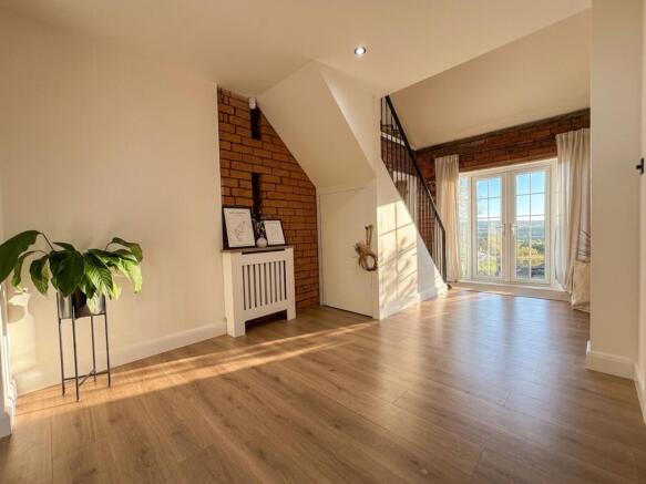 4 bed Detached for sale Image 11