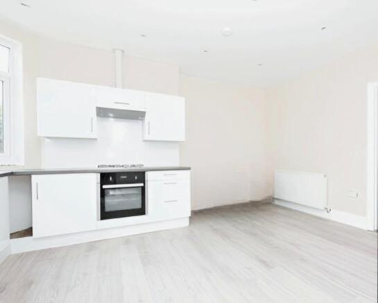 Kitchen 2.jpg