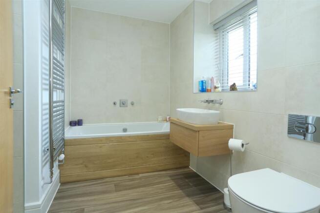 family bath 2.JPG