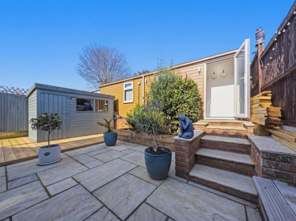 9 Cedar close (1).png