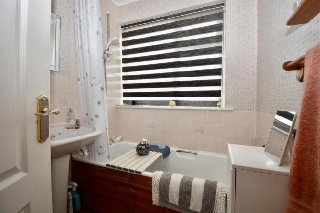 3 bed Detached Bungalow for sale Image 12