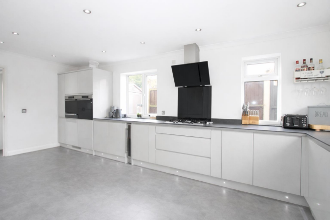 Kitchen 2.png