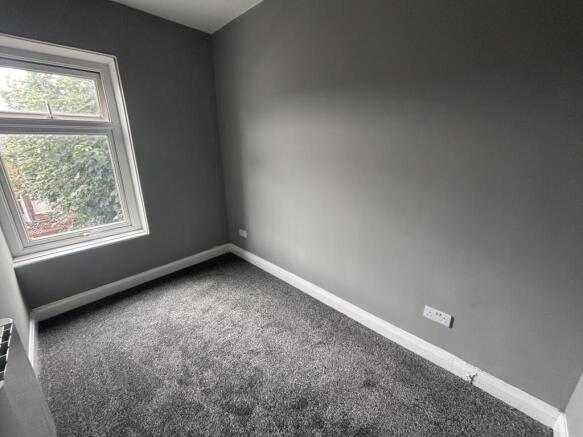 2 bed House to rent Image 5