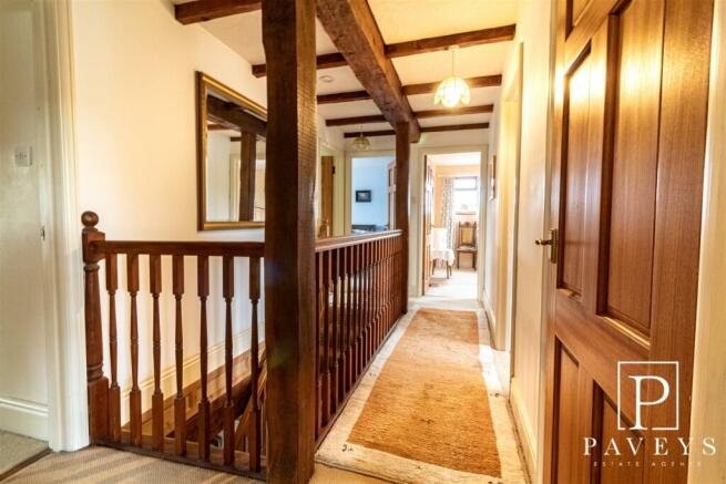 FIRST FLOOR LANDING
