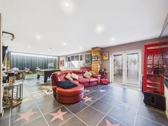 GAMES ROOM