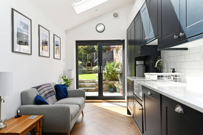 3 bed Terraced for sale Image 11