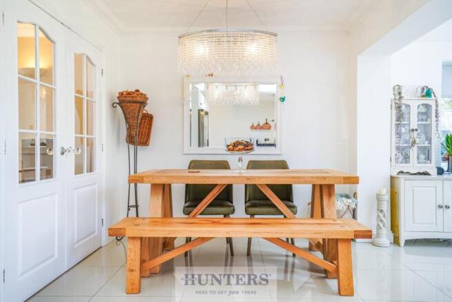 4 bed Detached for sale Image 8