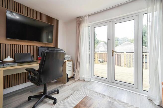 4 bed Detached for sale Image 6