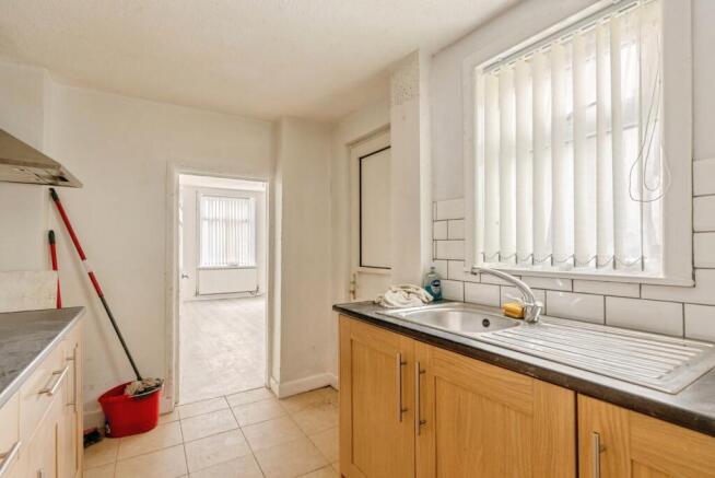 3 bed House for sale Image 5