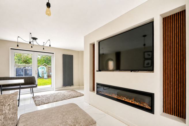 3 bed Semi-Detached for sale Image 4