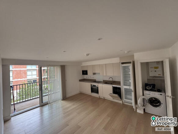 2 bed Apartment to rent Image 6