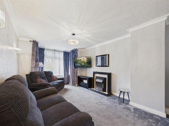 3 bed Semi-Detached for sale Image 4