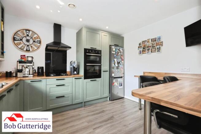 FITTED KITCHEN / BREAKFAST ROOM