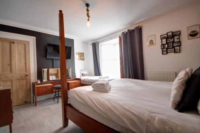 3 bed Terraced for sale Image 5