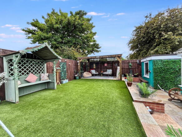 2 bed Semi-Detached Bungalow for sale Image 12
