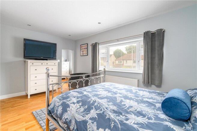 4 bed Semi-Detached for sale Image 12
