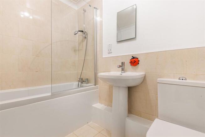 family bathroom .jpg