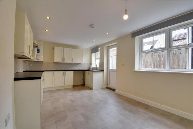 3 bed Terraced for sale Image 11
