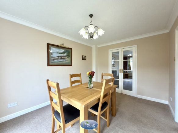 4 bed Detached for sale Image 11