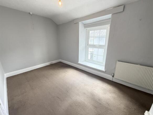 FRONT BEDROOM 1