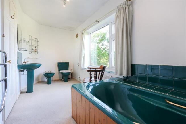 Bathroom2.2.jpg