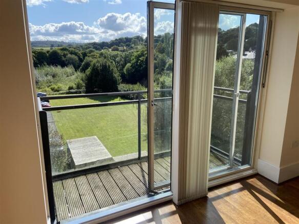 1 bed Apartment to rent Image 6