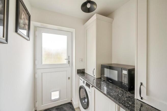 4 bed Terraced Bungalow for sale Image 9