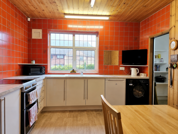 3 bed Semi-Detached Bungalow for sale Image 5