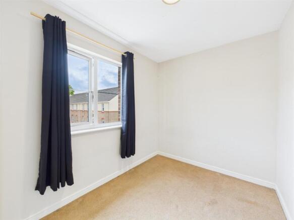 2 bed Flat for sale Image 8
