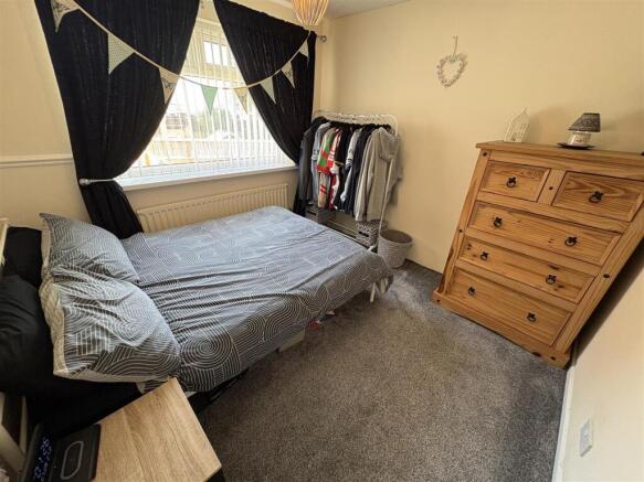 3 bed Semi-Detached for sale Image 8