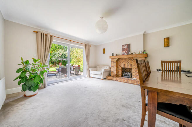 1348607-7-68c89bf...