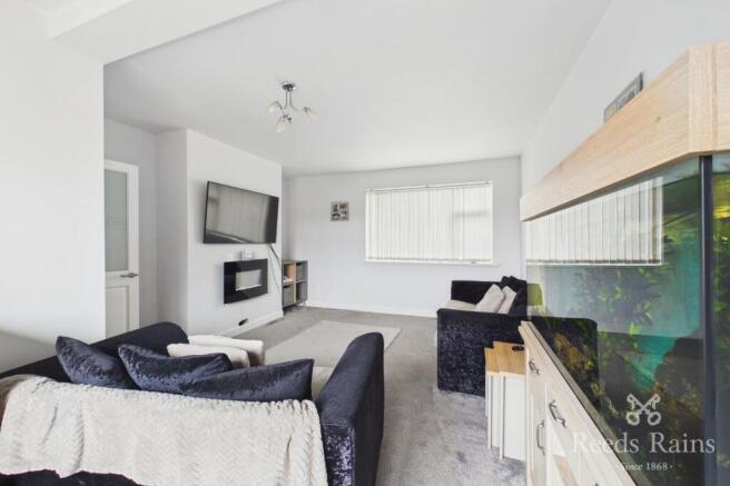 3 bed Semi-Detached for sale Image 10