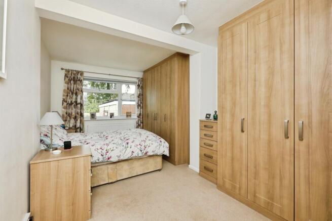 2 bed Semi-Detached Bungalow for sale Image 6