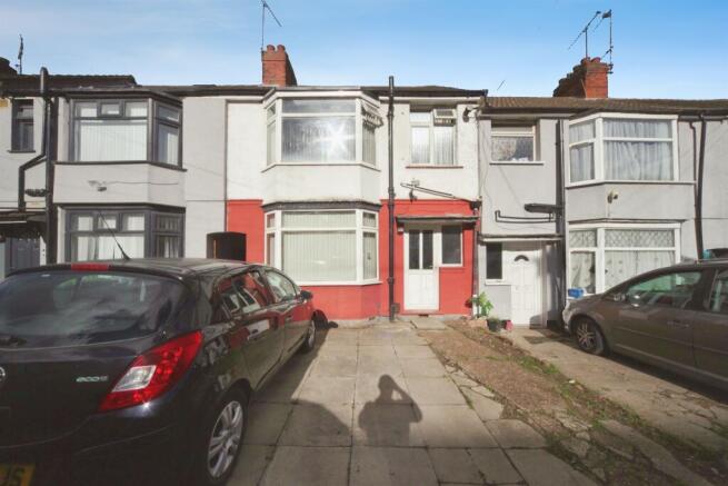 3-bed terraced on Runley Road, Luton, £310,000