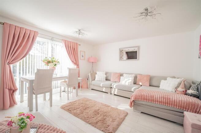 17 Catterline Crescent Dundee-15.JPG