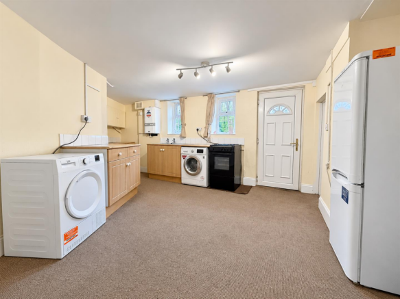 Basement / Fitted Dining Kitchen: