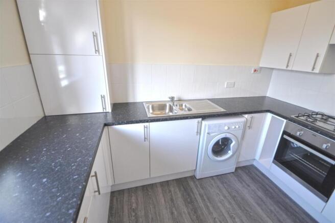Kitchen 2.jpg