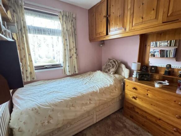 Bedroom 3: