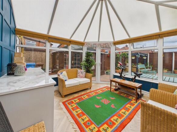 3 bed Semi-Detached for sale Image 9