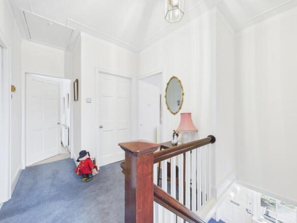 4 bed Semi-Detached for sale Image 8