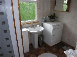 Utility/shower room
