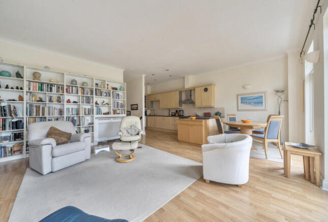Sitting/Dining Room