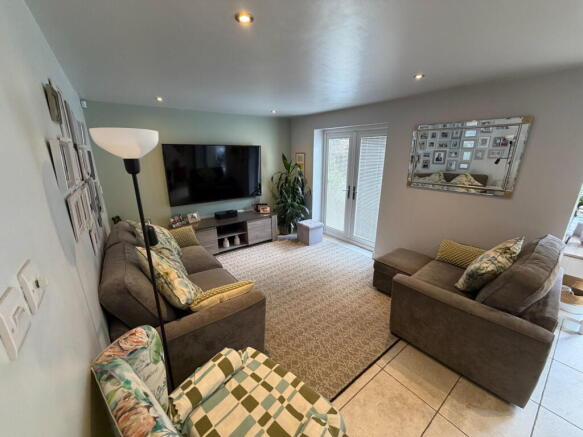 5 bed Detached for sale Image 7
