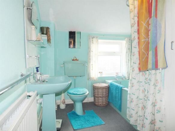 Bathroom.jpg