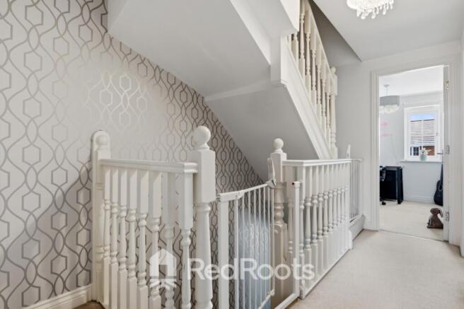 4 bed Semi-Detached for sale Image 12