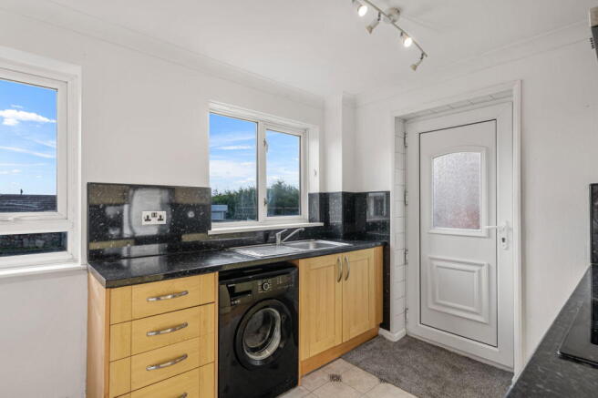 2 bed Semi-Detached for sale Image 8