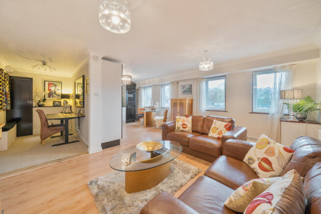 Sitting Room/Kitchen